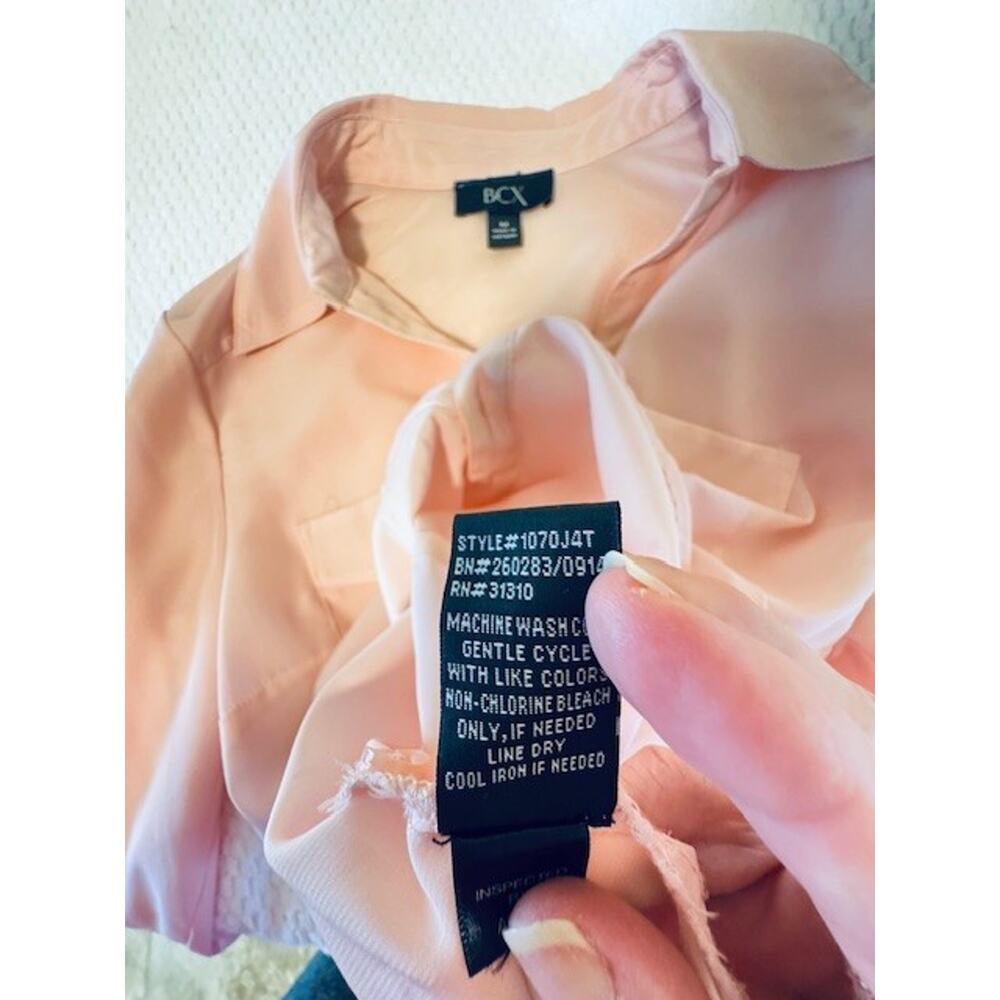 BCX Pastel Pink Button Up Blouse Size M Roll Tab 3/4 Sleeve Excellent Condition - Picture 8 of 8
